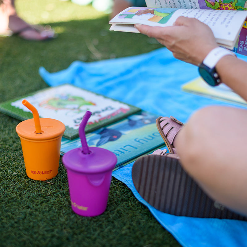 kid-s-sippy-cup-and-wide-water-bottle-set-p5 10oz_kids_cups_straw_reading_blanket_square.jpg