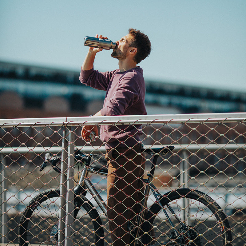 16oz-rise-reflect-with-bamboo-cap-h1 16oz_rise_reflect_man_bike_square.jpg