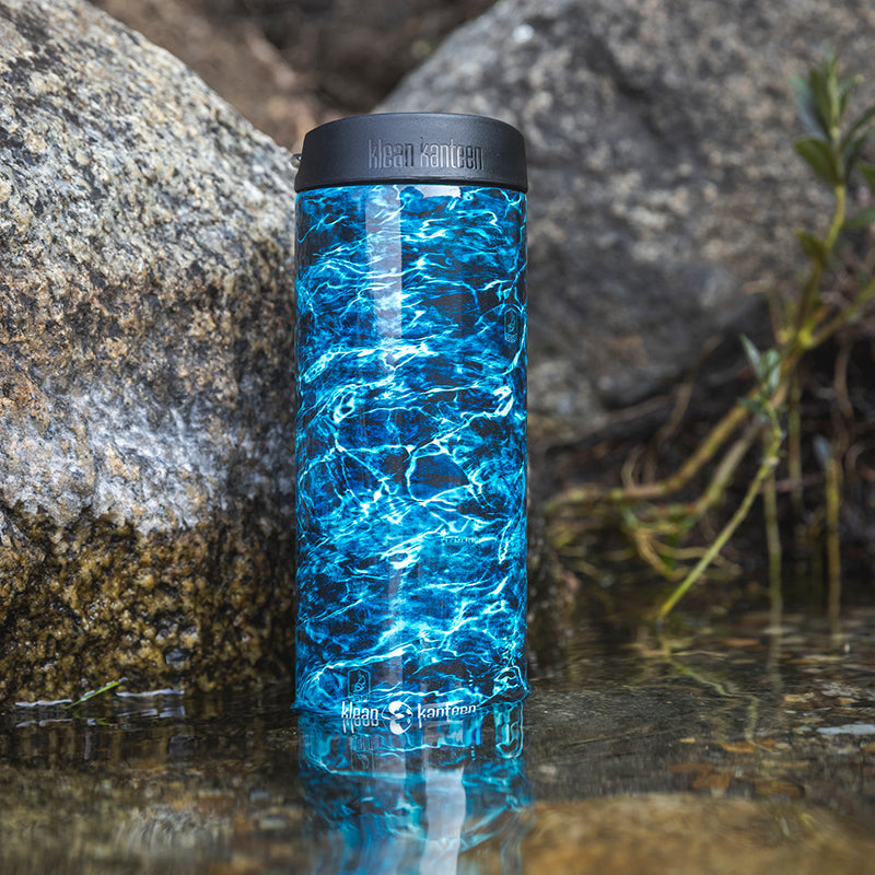 20oz-tkwide-with-cafe-cap-mossy-oak-d5 16oz_tumbler_mossyoak_bass_cafe_water_closeup_square.jpg