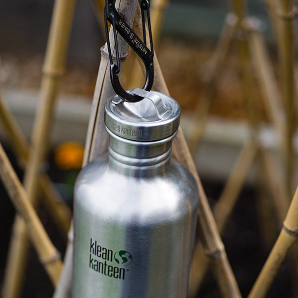 classic-steel-loop-cap-i6 40oz_bottle_steel_loop_cap_lifestyle.jpg