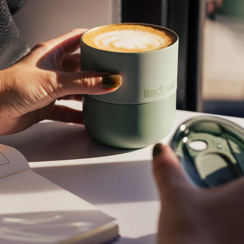 slide-lid-m0 8oz_rise_lowball_iceberg_coffee_espresso_sun_slide_lid_closeup_square.jpg