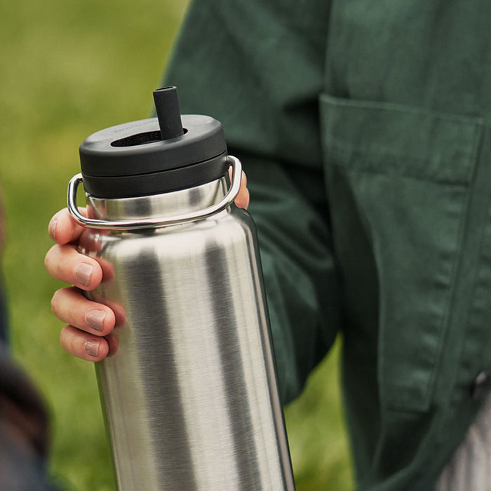 tkwide-twist-cap-with-straw-kit-a1 K32TKWSSL-BS-T-TWIST-32_oz_water_bottle_straw_cap_lifestyle_76e40be3-2488-47fa-afd0-c7d5ba075b15.jpg