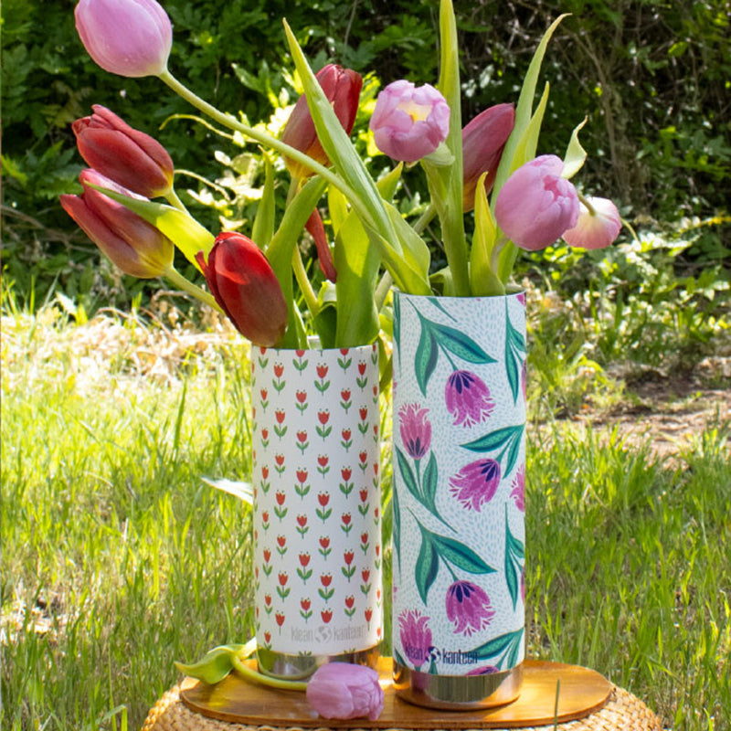 16oz-tkwide-with-cafe-red-tulips-j1 bottles_seasonal_spring_flowers_2_square.jpg