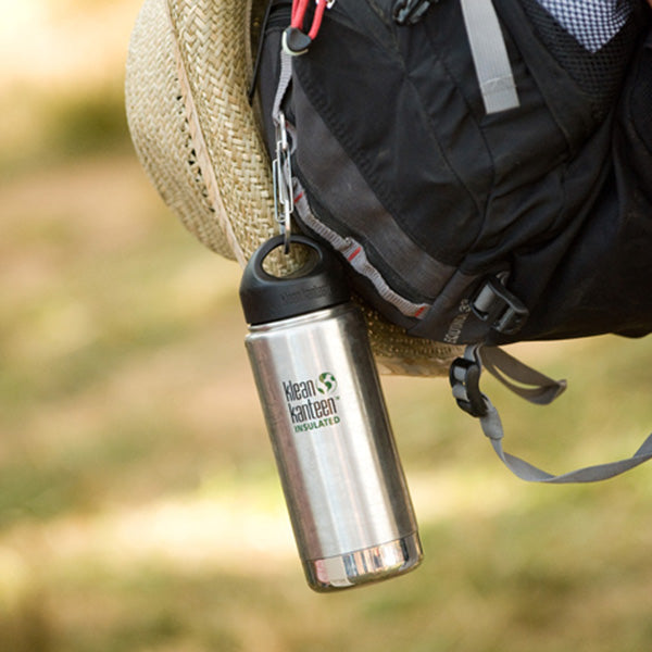steel-s-biner-3-p9 carabiner_steel_bottle_backpack_lifestyle_dd4fef2d-f5d2-4f32-ac05-c706bd6b518e.jpg