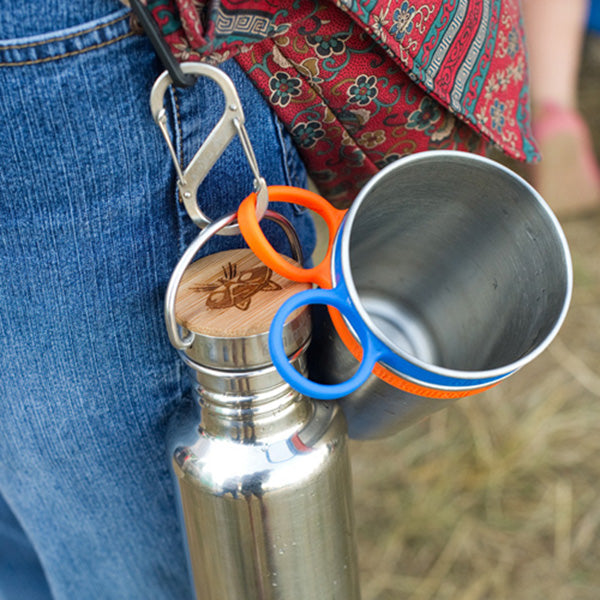 steel-s-biner-3-p9 carabiner_steel_clip_bottle_lifestyle_f9a2dad1-cd06-4894-b3ff-13476b2b5a87.jpg