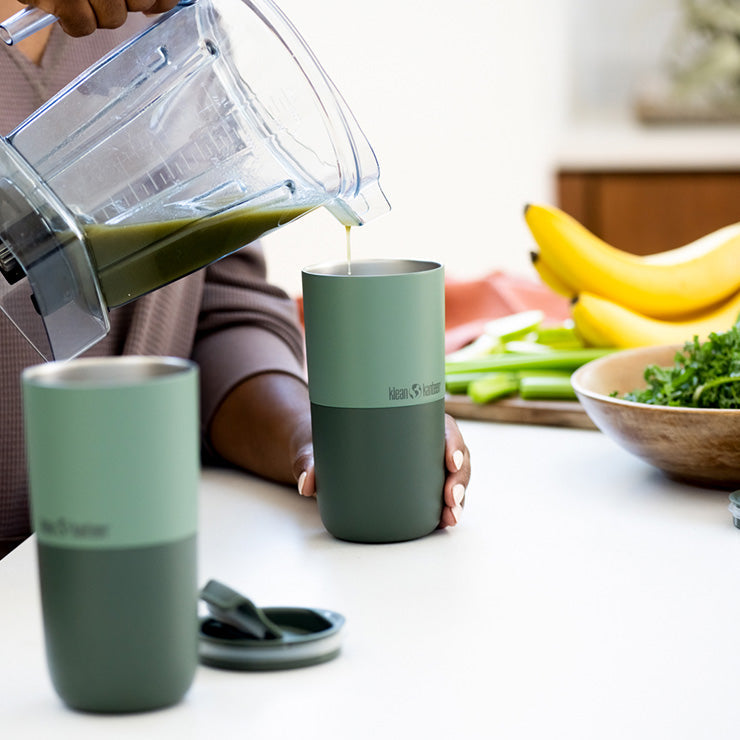 smoothie-set-s8 smoothie_kit_rise_tumbler_smoothie_pour.jpg