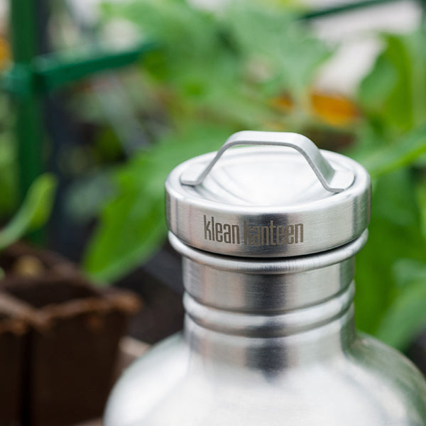 classic-steel-loop-cap-i6 stainless_cap_garden_lifestyle.jpg