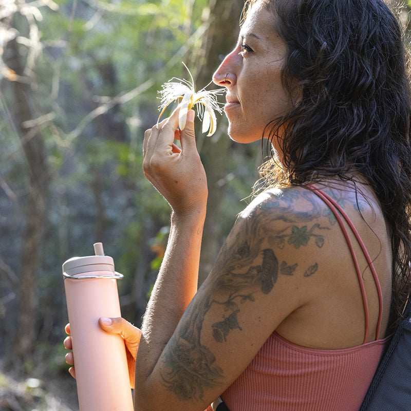 20oz-tkwide-made-to-do-more-bundle-l0 tkwide_20oz_insulated_bottle_twist_woman_flower_costarica_square.jpg